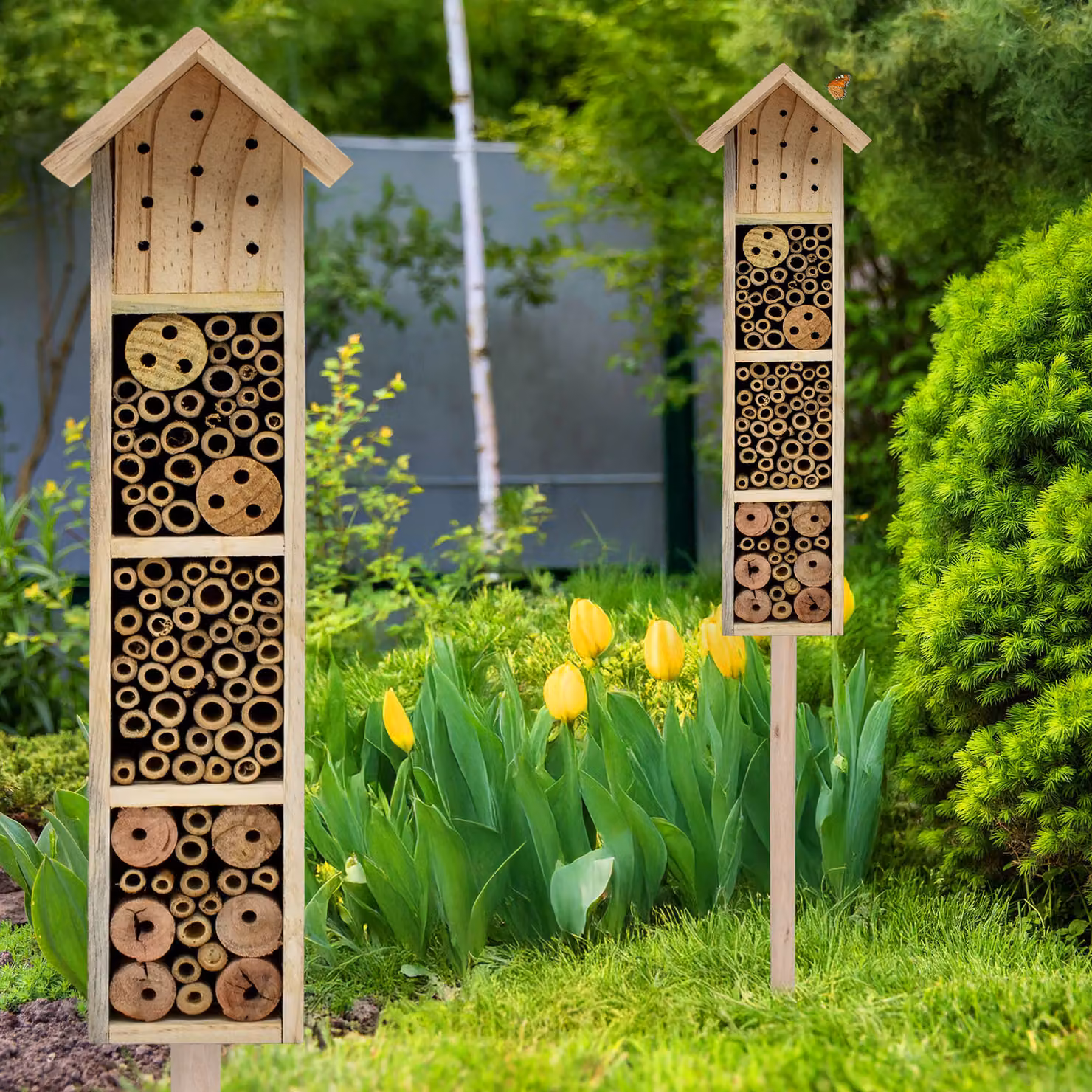 Alberello per insetti in legno con picchetto - H 78 cm - Casetta per insetti da posizionare sul terreno