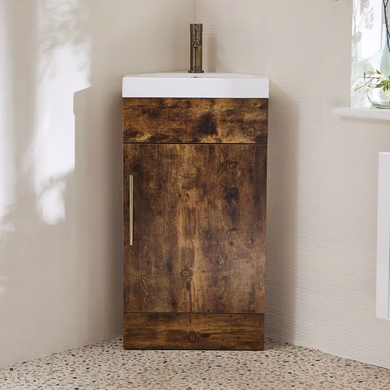 Mobile Bagno a Terra Angolare Rovere Scuro da 450mm con Lavabo e Maniglia con Barra a T in Ottone Spazzolato - Cluo