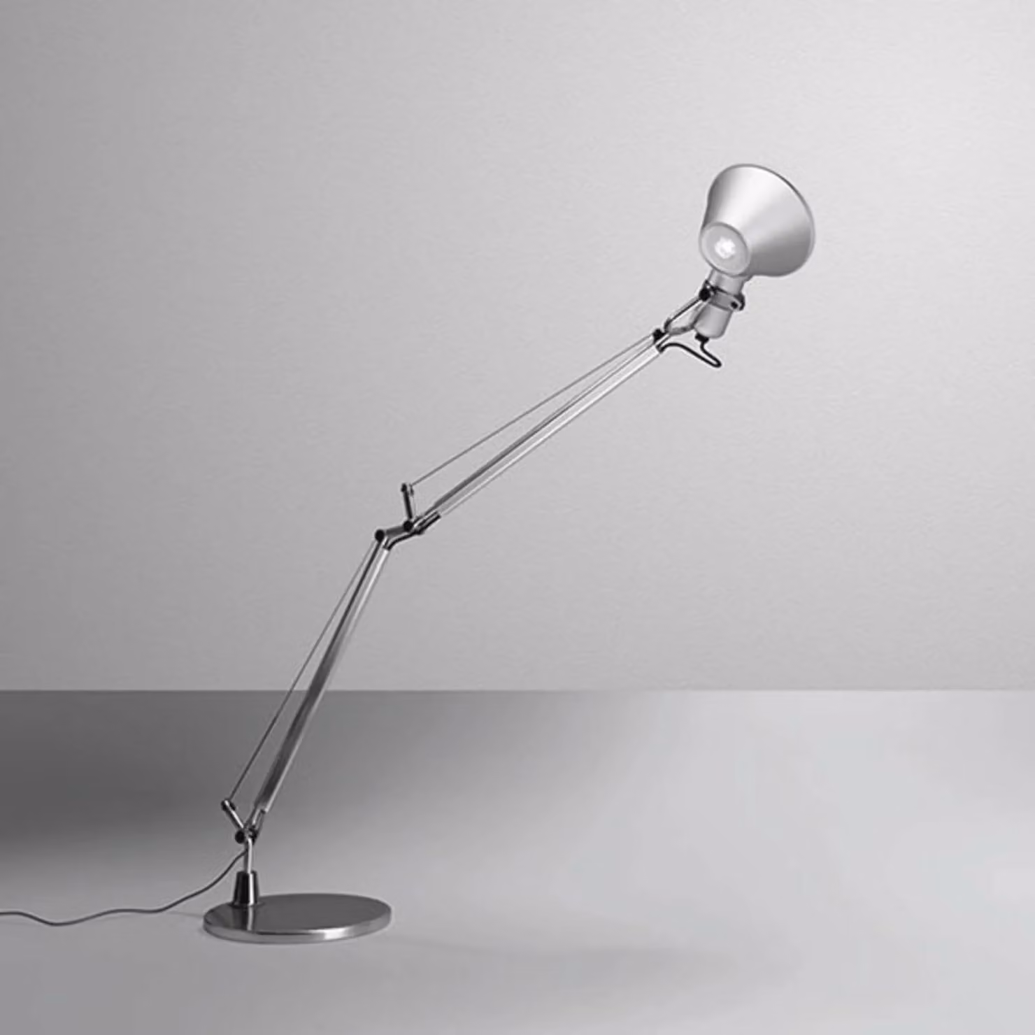 Artemide Lampada da scrivania Tolomeo midi, dimmerabile, Alluminio / Grigio / Zincato, Studio / Ufficio, Alluminio, Design, Lampada da tavolo