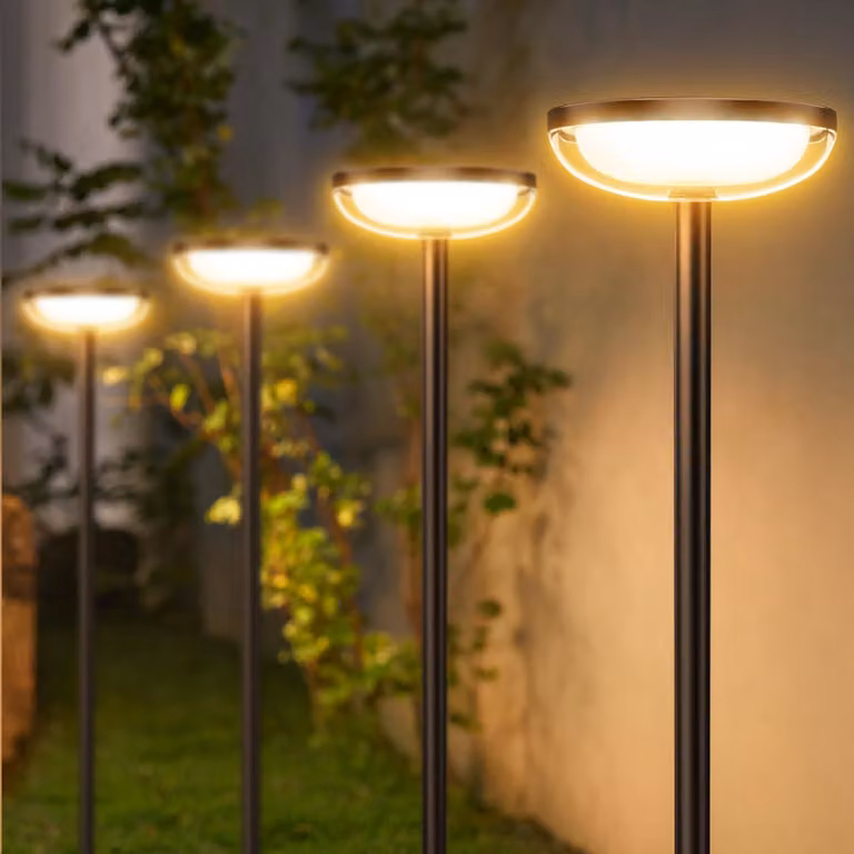4 luci solari, luce bianco caldo, 40 lumen, 1000 mAh, grado di protezione IP65, disponibili in 3 altezze