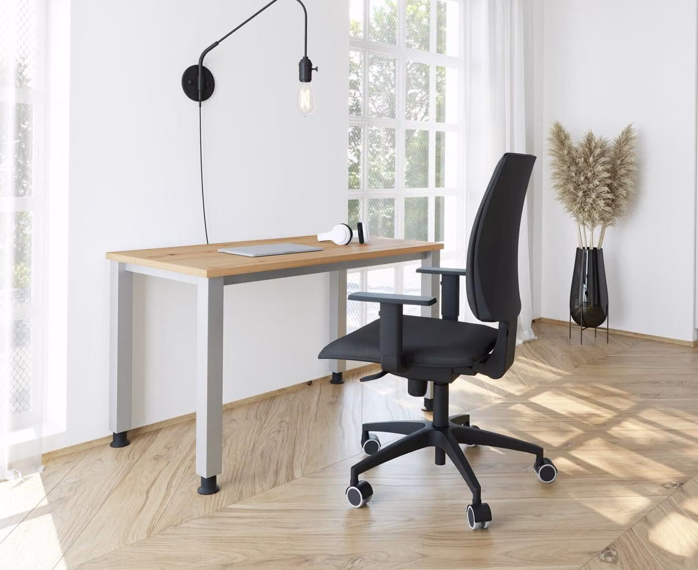Scrivania da ufficio compatta Serie Q | Profondità 67 cm | 4 gambe | Regolabile in altezza | Estremamente stabile, Dimensioni piano: 140 x 67,2 cm, Colore piano: rovere nodato, Colore struttura: grafite
