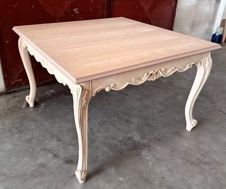 Tavolo quadrato classico in legno di pino e faggio Mobili 2G L/P/H: 120 x 120 x 80 cm