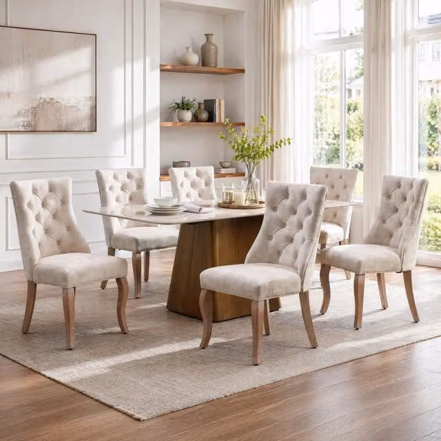 Set di 6 sedie da pranzo in velluto beige chiaro con schienale alto imbottito bottonato e gambe in legno di gomma