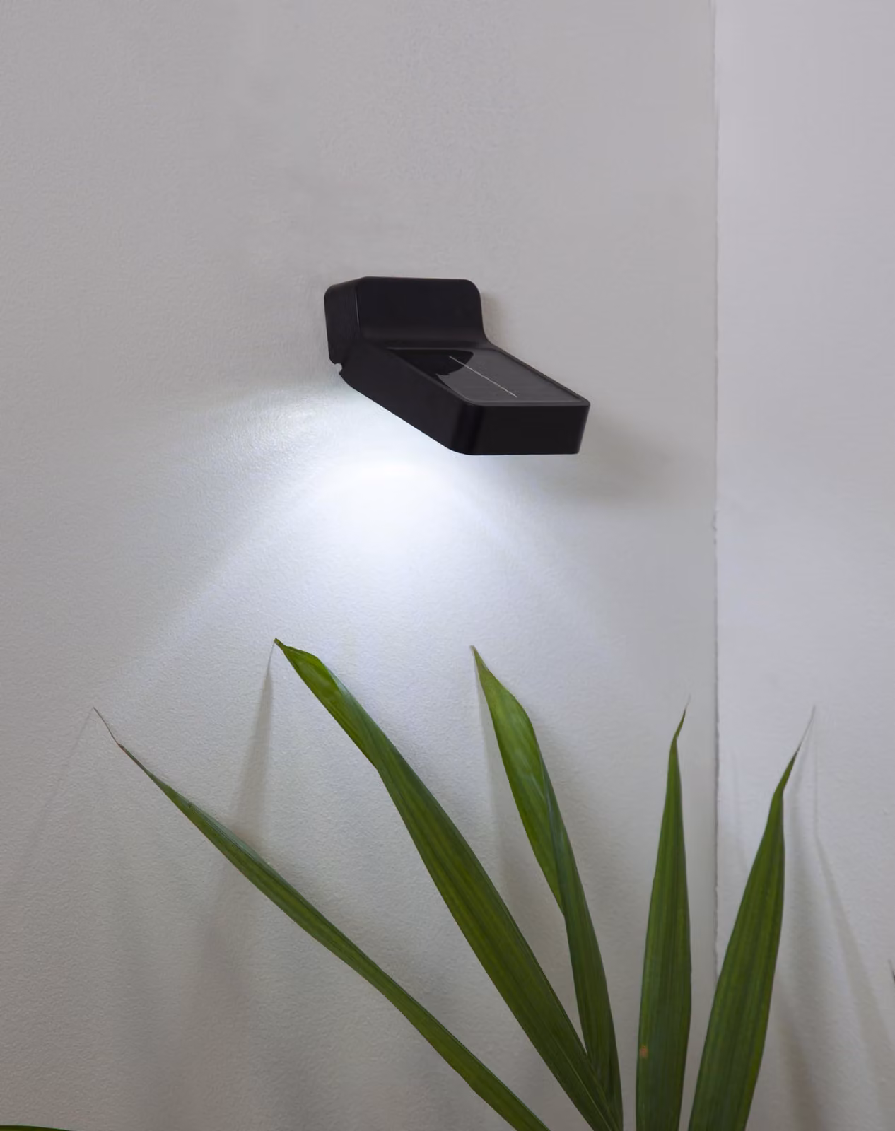 Lampada solare a LED, 6 lumen, con sensore di movimento, in plastica, colore nero