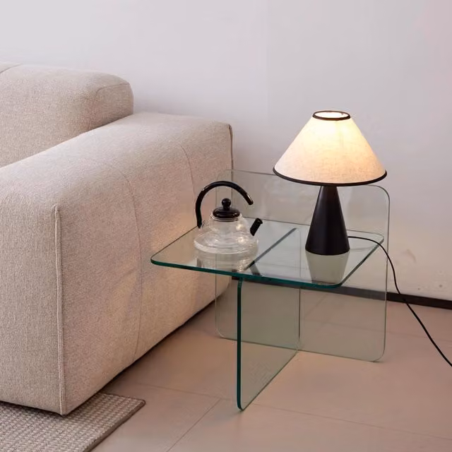 Tavolino da divano moderno Mivray in vetro temperato trasparente con design curvo per soggiorno e esterno L/P/H: 45 x 45 x 51 cm