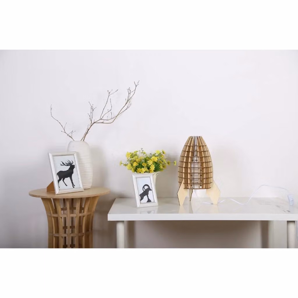 Lampada da tavolo Rocket Vikasa Home in legno naturale beige – 2