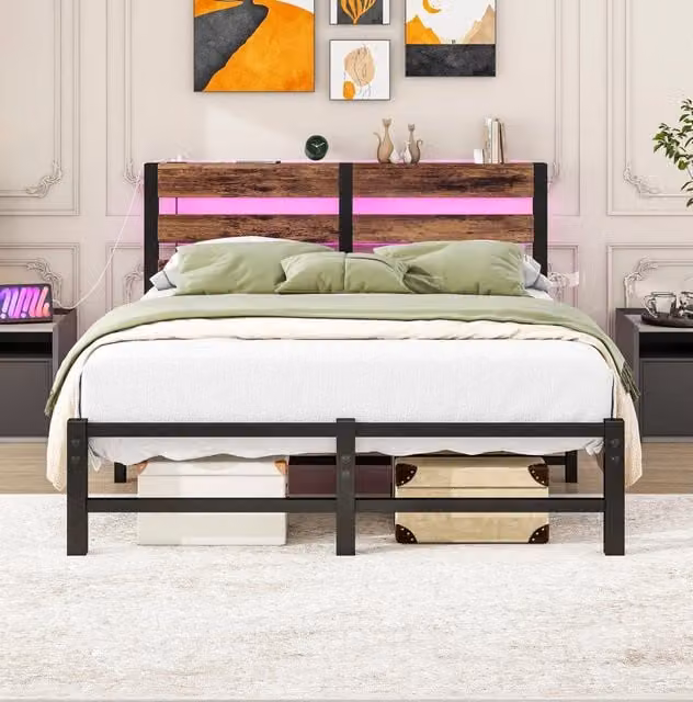 Letto 120x200 cm in metallo e legno con LED RGB; 2 porte USB e spazio sottostante