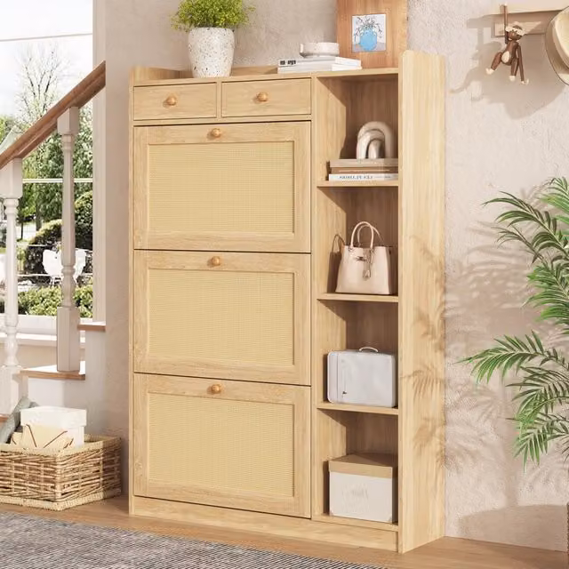 Scarpiera Mivray in stile scandinavo con ante a ribalta in rattan e beige, dotata di cassetti, ripiani regolabili e vani aperti, L: 90 cm, P: 24 cm, H: 130 cm