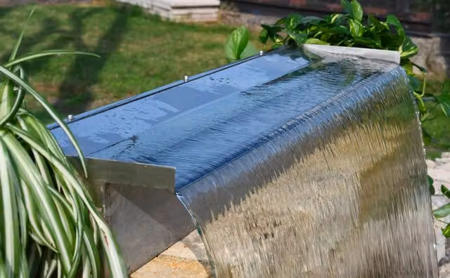 Lama d’Acqua Effetto a Cascata per Piscina o Laghetto 120x14xH12 cm in Acciaio Inox Lucido