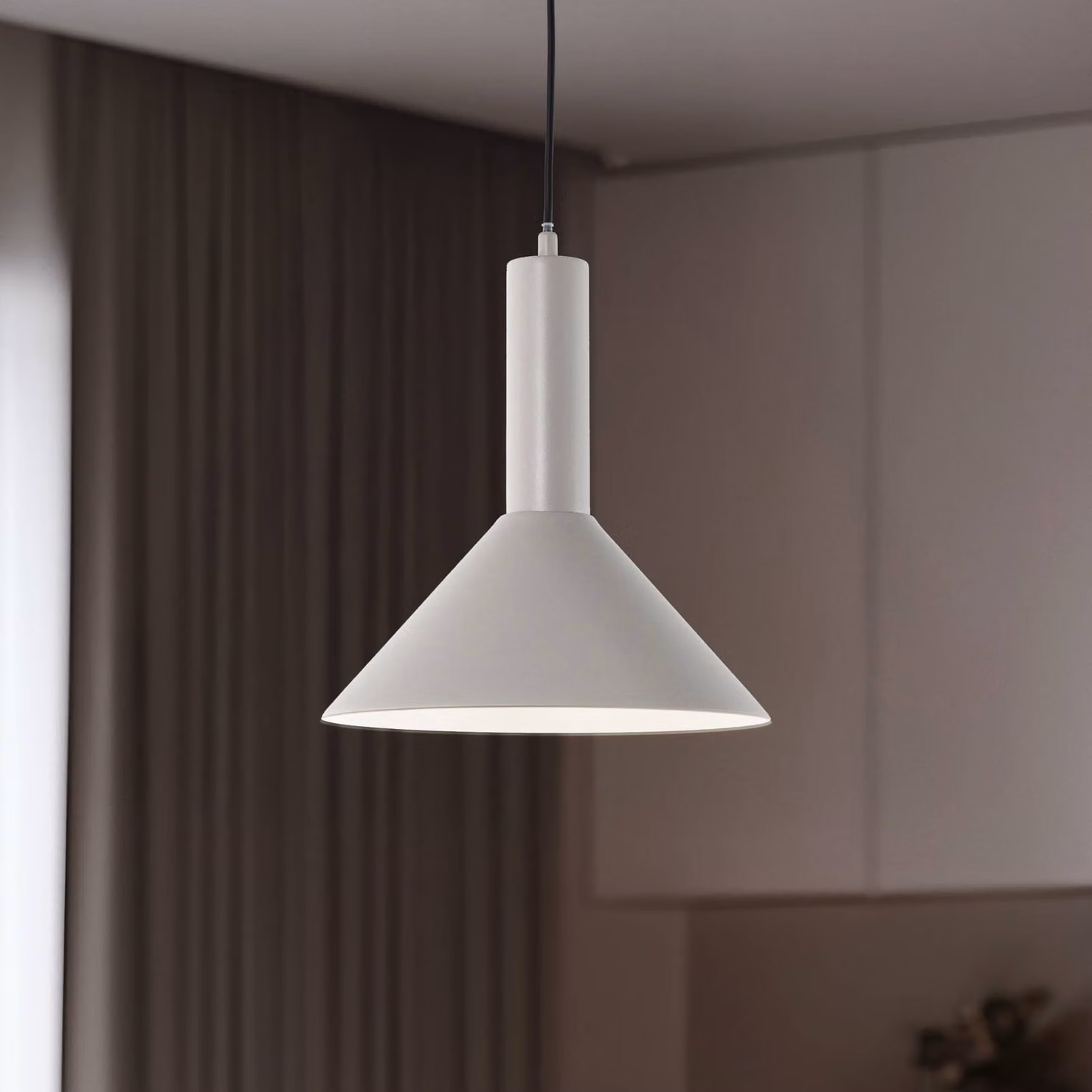 Lampada a sospensione Vitrum cone SIGMA, dimmerabile, Alluminio / Grigio / Zincato, Soggiorno / Sala da pranzo, Metallo, Moderno, Lampada a sospensione