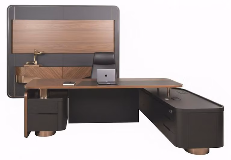 Set da ufficio moderno: scrivania da direttore esclusiva e parete TV di design