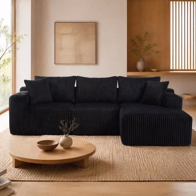 Divano modulare ULEVR 257x160 cm con chaise longue, 5 cuscini, portabevande e tasche laterali, velluto a coste nero
