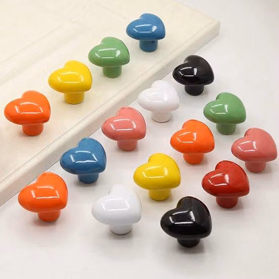 15 bottoni lisci in Vetroceramica a forma di cuore per armadi, tavolini pieghevoli, cassettiere per bambini e trenini con cassetti - colori assortiti