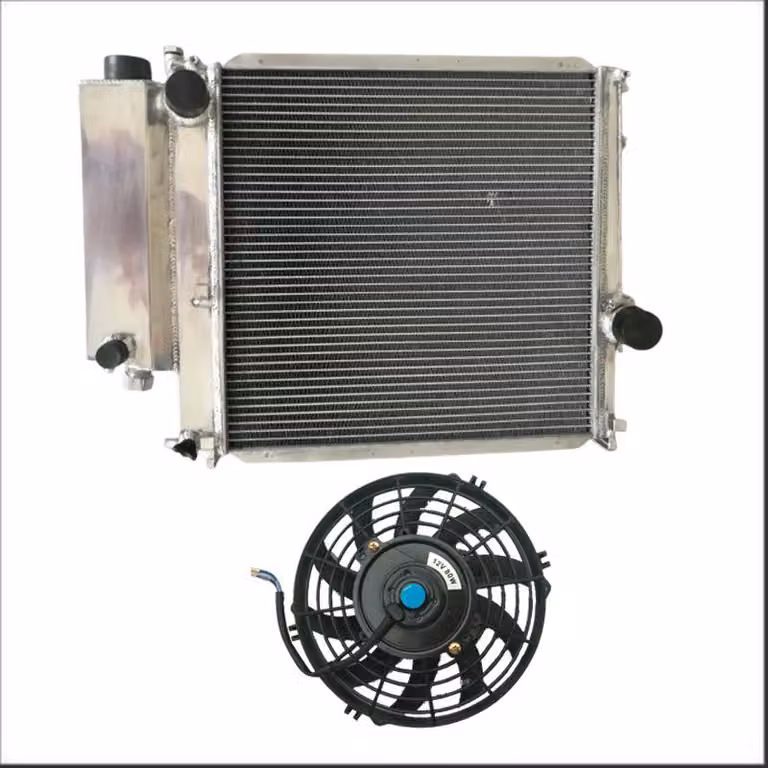 Radiatore in alluminio per sistema di raffreddamento auto - dimensioni 520x433x34 mm, con 2 file e inclusa ventola
