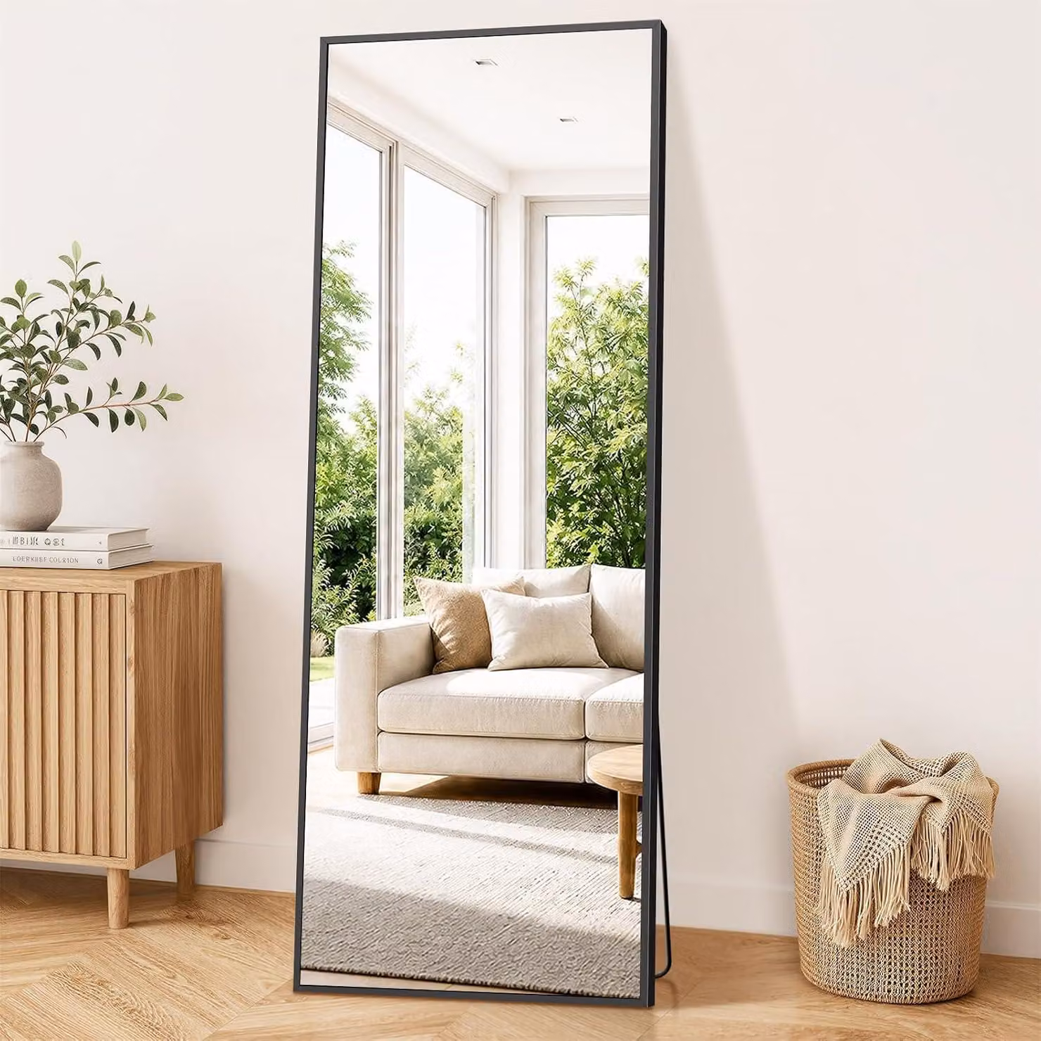 Specchio da parete, da appendere o da appoggiare, in vetro temperato, per camera da letto, soggiorno o cabina armadio. Forma rettangolare, design minimalista e moderno, colore nero