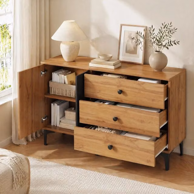 Credenza con armadio Mivray con tre cassetti e gambe in metallo, finitura naturale e nera, L 120 x P 35 x H 76 cm