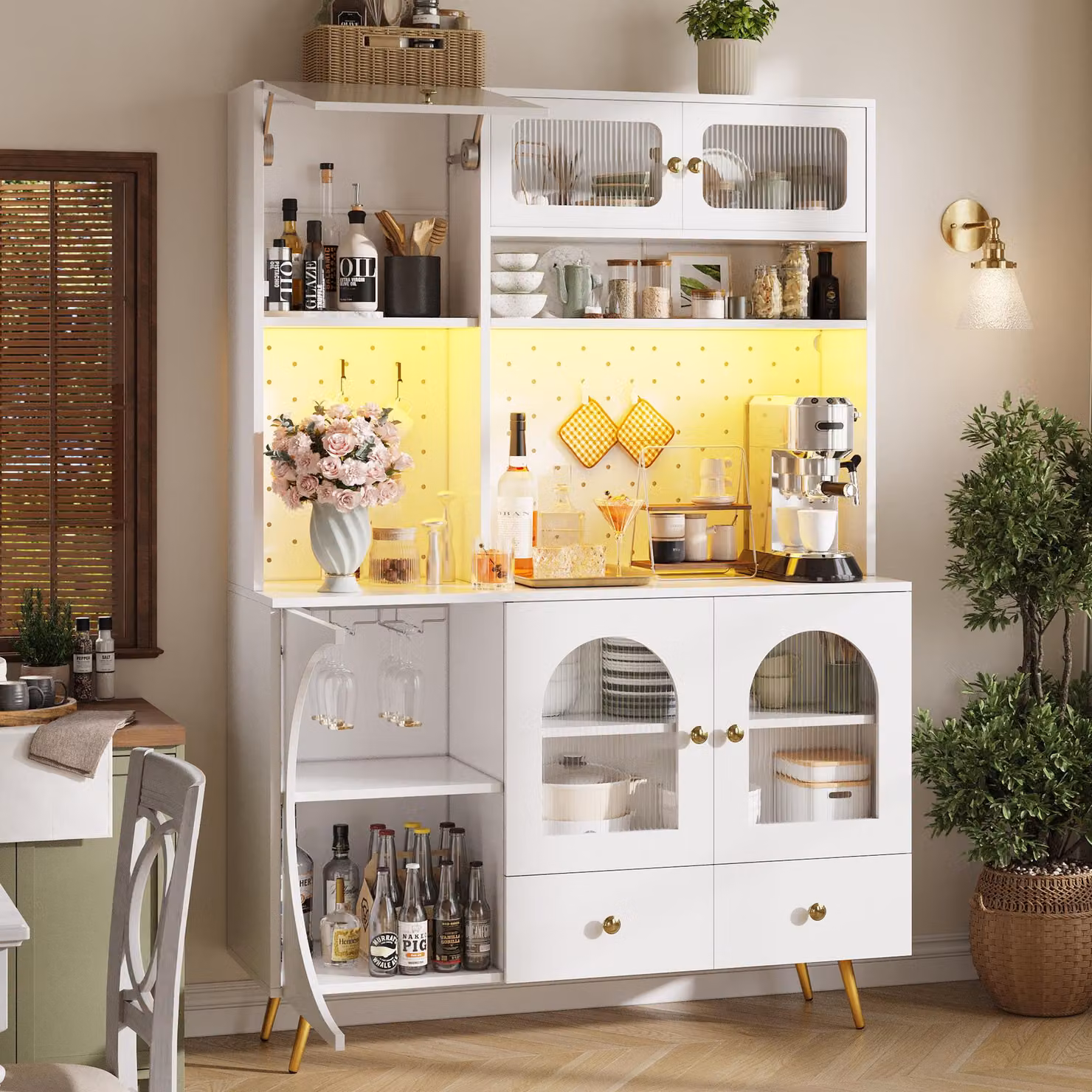 Flieks: credenza moderna con illuminazione a LED, mobile da cucina con porte USB, prese di corrente e pannello forato, mobile alto 120x40x176 cm, bianco