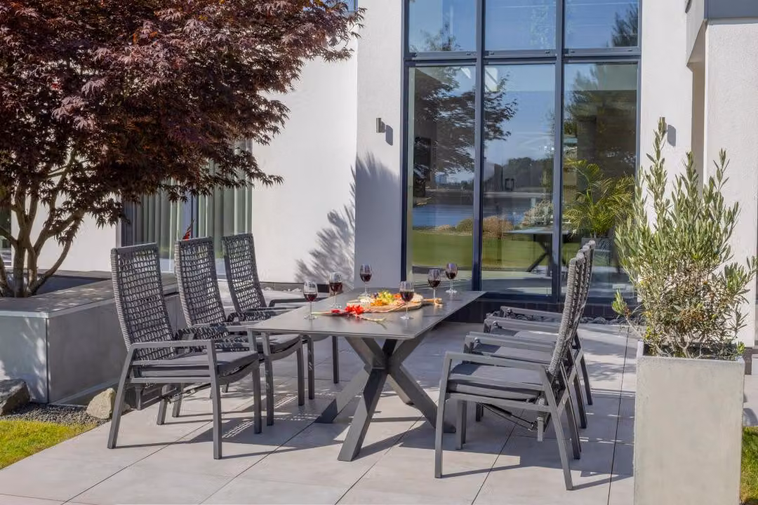 Set di mobili da giardino Lucena reclinabile con tavolo Malaga 200 x 90 cm