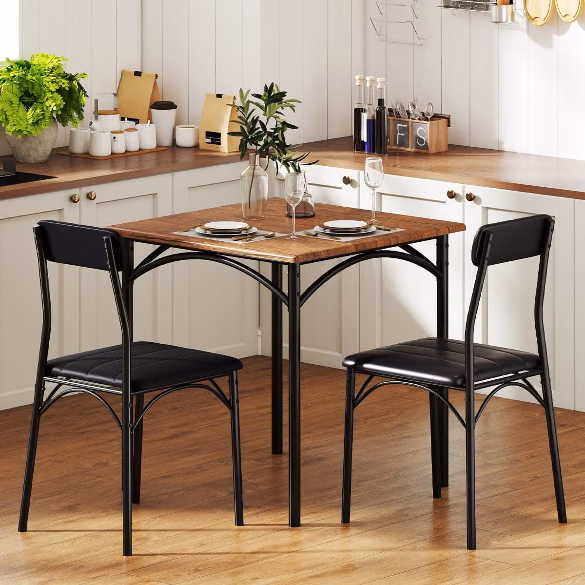 Set da pranzo Costway composto da tavolo quadrato in legno e 2 sedie con sedili imbottiti in stile industriale, marrone e nero