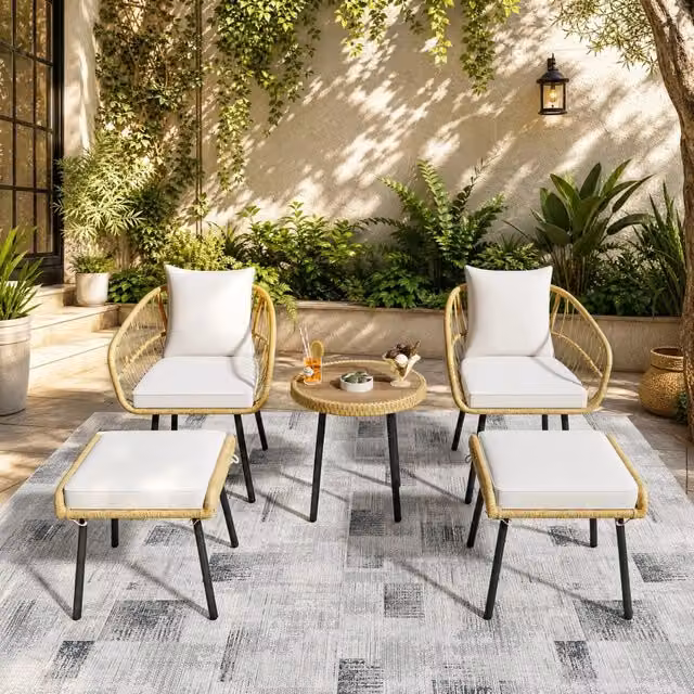 Set da giardino 5 pezzi con tavolo; 2 sedie e 2 sgabelli in rattan bianco e naturale