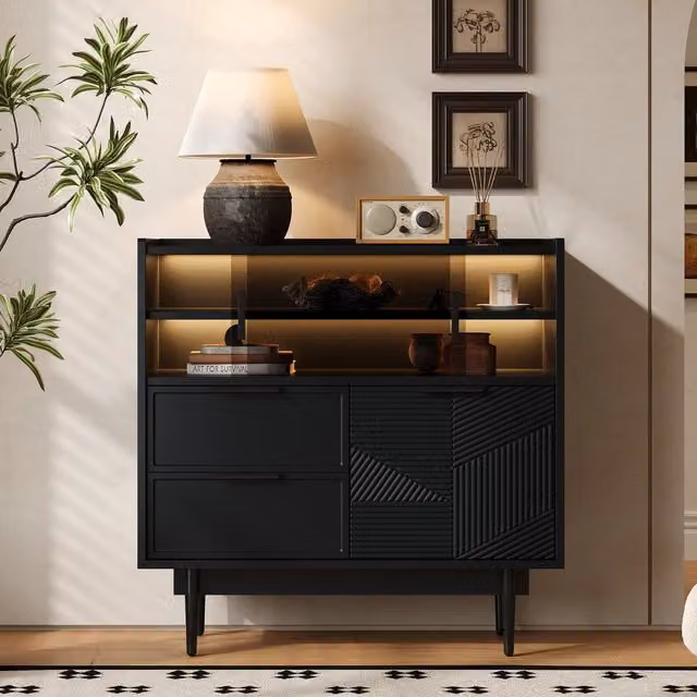 Armadio portaoggetti REDOM nero in MDF con ante scorrevoli in vetro e illuminazione LED, Larghezza: 80 cm