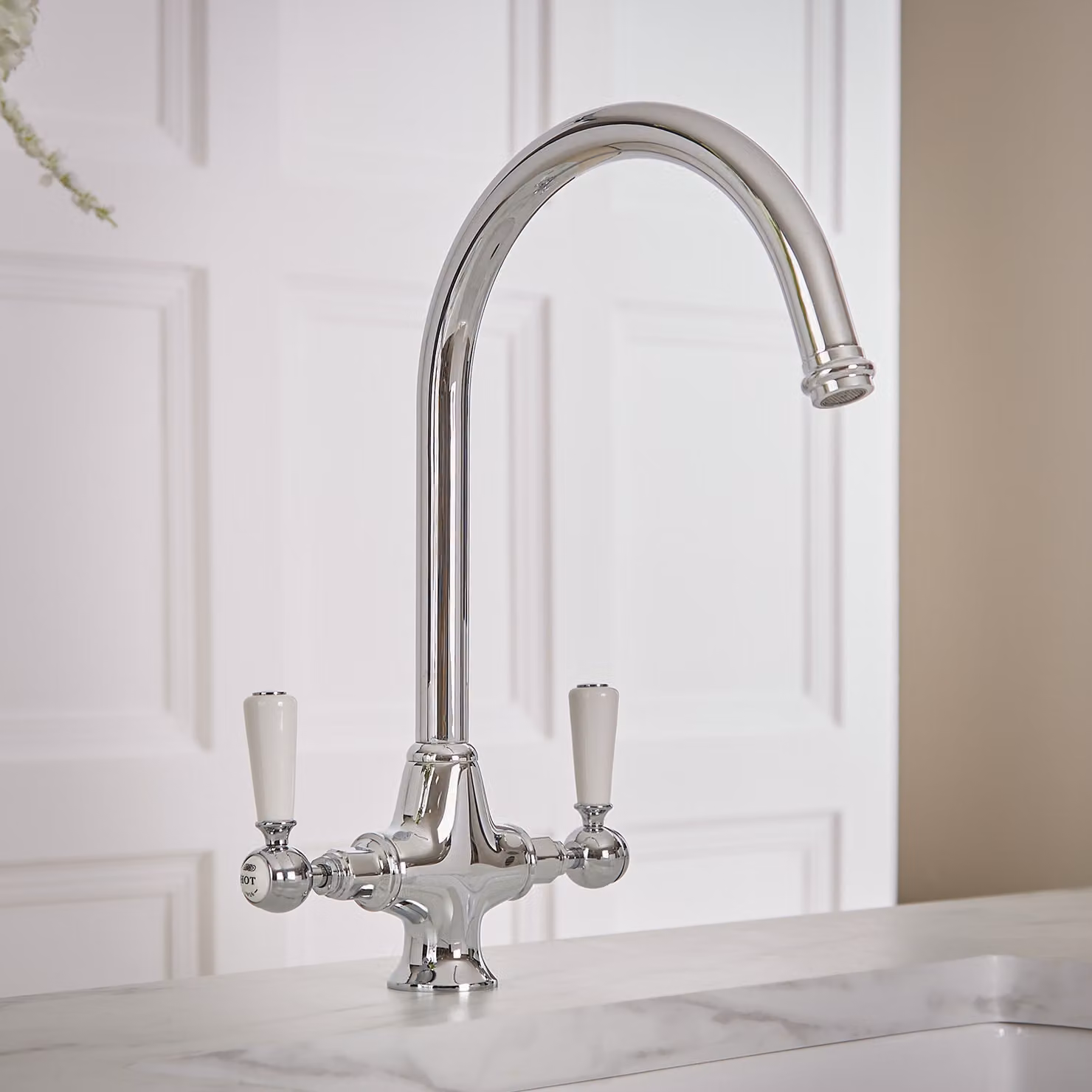 Hudson Reed Elizabeth - Miscelatore da Cucina Monoforo Tradizionale Bicomando - Cromato e Nero