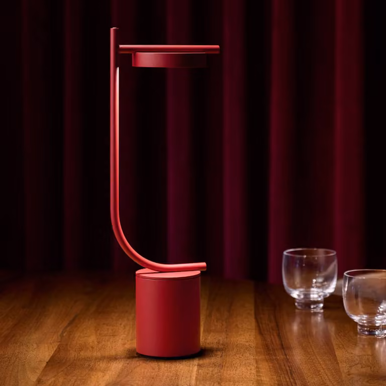 GRUPA Lampada LED da tavolo a batteria Igram, rossa, 40 cm, IP44 dimmerabile, Rosso, Soggiorno / Sala da pranzo, Metallo, Design