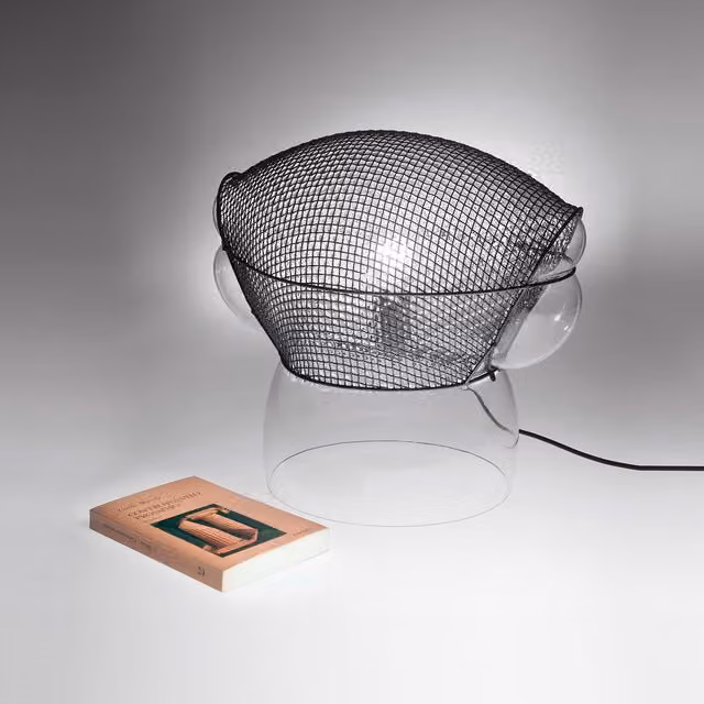 Artemide Patroclo Lampada da tavolo in vetro trasparente e metallo nero con lampadina E27 sostituibile