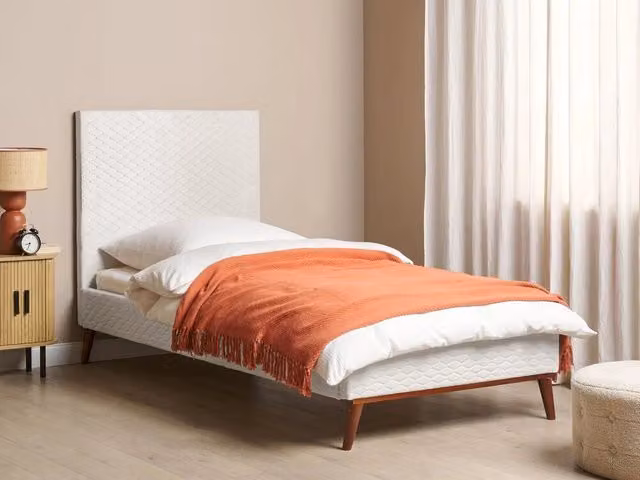 Letto imbottito Beliani in velluto bianco con struttura a nido d'ape stile classico L/P/H: 212 x 90 x 121 cm – 1