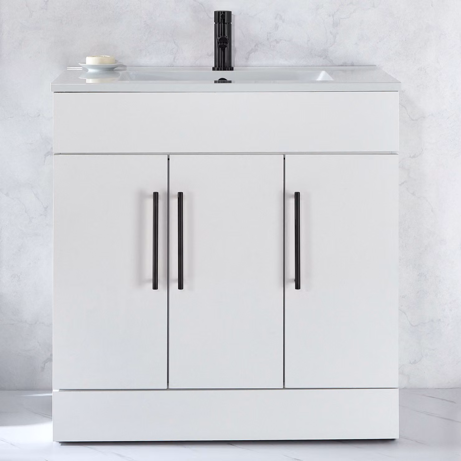 Mobile Bagno a Terra Bianco da 810mm con Lavabo e Maniglie Nere con Barra a T - Cluo