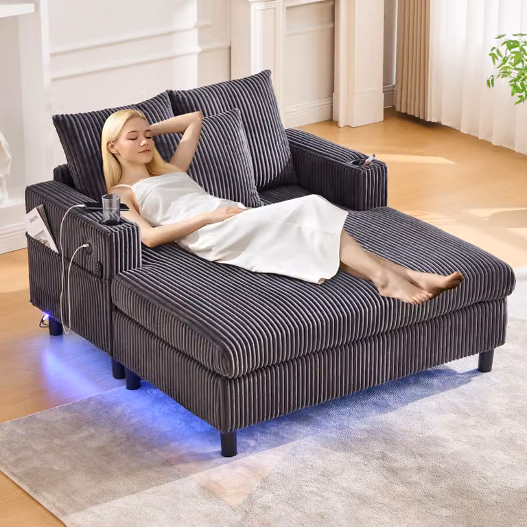 Spaziosa e morbida chaise longue reclinabile con portabicchieri laterali, porte USB, illuminazione ambientale a LED integrata, perfetta per il soggiorno, la camera da letto o il giardino d'inverno