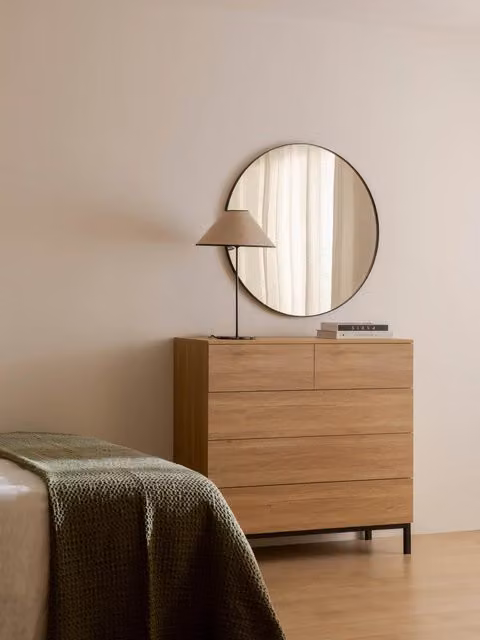 Cassettiera Kolb Kenay Home con 5 cassetti in legno e metallo, colore naturale e nero