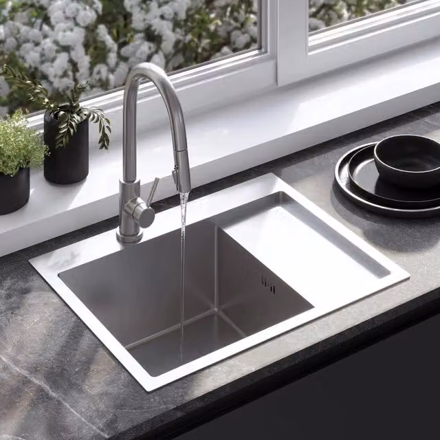 Lavello da cucina Rea in acciaio con finitura spazzolata nickel silver senza rubinetto