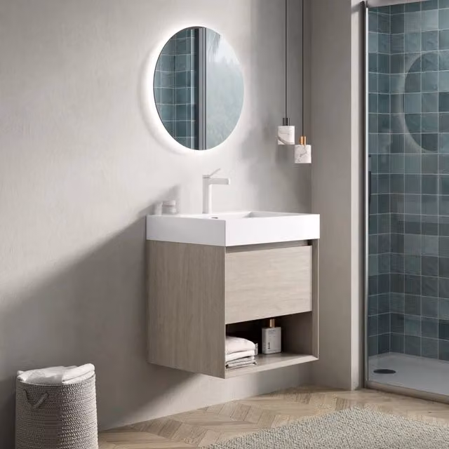 Mobile bagno sospeso da 55 cm con lavabo rettangolare integrato in resina bianca, cassetto e ripiano aperto, effetto rovere chiaro