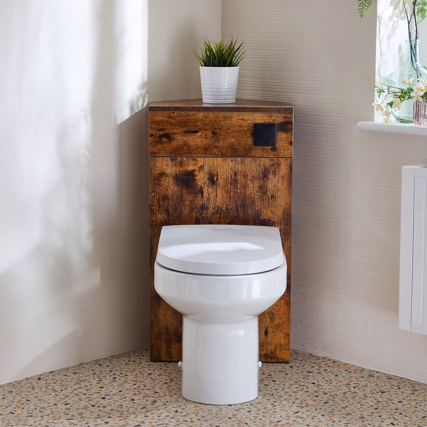 Unità WC Angolare in Rovere Scuro con Sanitario a Filo Muro Covelly e Pulsante di Scarico Nero - Cluo