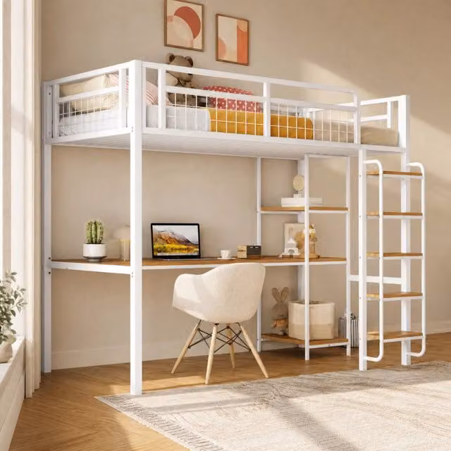 Letto a soppalco in metallo 90x200 cm con scaletta di sicurezza, scrivania e mensole, protezione laterale in rete metallica, bianco