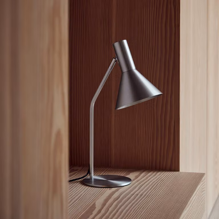 FRANDSEN Lampada da scrivania Lyss, Alluminio / Grigio / Zincato, Soggiorno / Sala da pranzo, Alluminio, Design, Lampada da tavolo