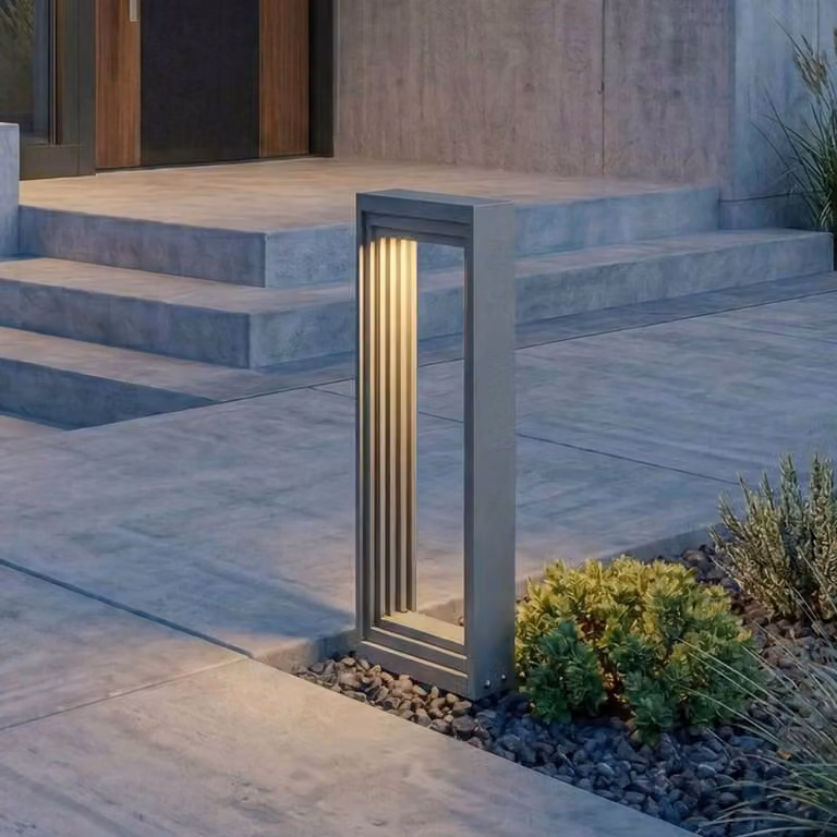 Lucande Lampioncino LED Ashkan, altezza 40 cm, antracite, IP65 Ashkan, Alluminio / Grigio / Zincato, Metallo, Moderno, Lampada LED da esterni
