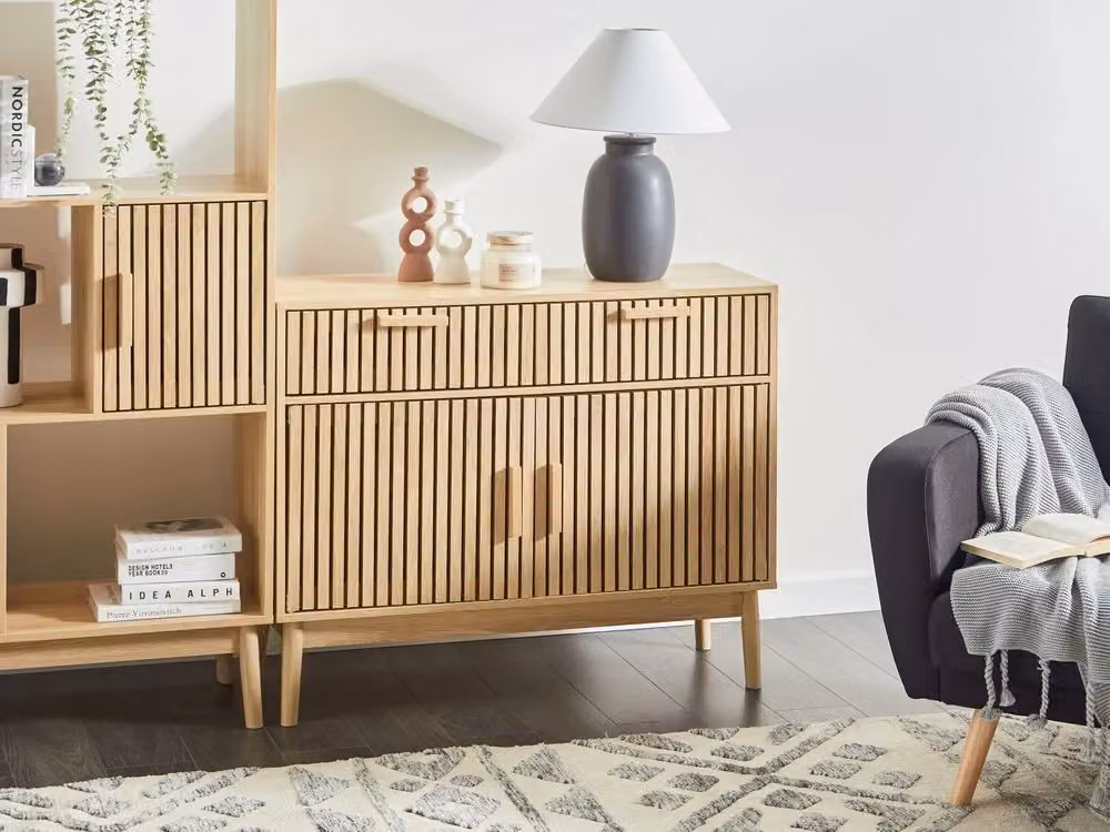 Credenza Beliani in legno di pino in stile scandinavo, colore beige e marrone, con cassetti e ante per soggiorno o sala da pranzo – 2