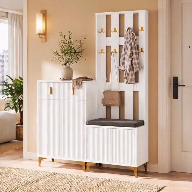 Set ingresso con scarpiera e appendiabiti; bianco in truciolare con dettagli color oro