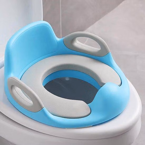 Riduttore per WC per l'addestramento dei bambini, adatto a WC rotondi e ovali con maniglie e protezioni di sicurezza - Blu