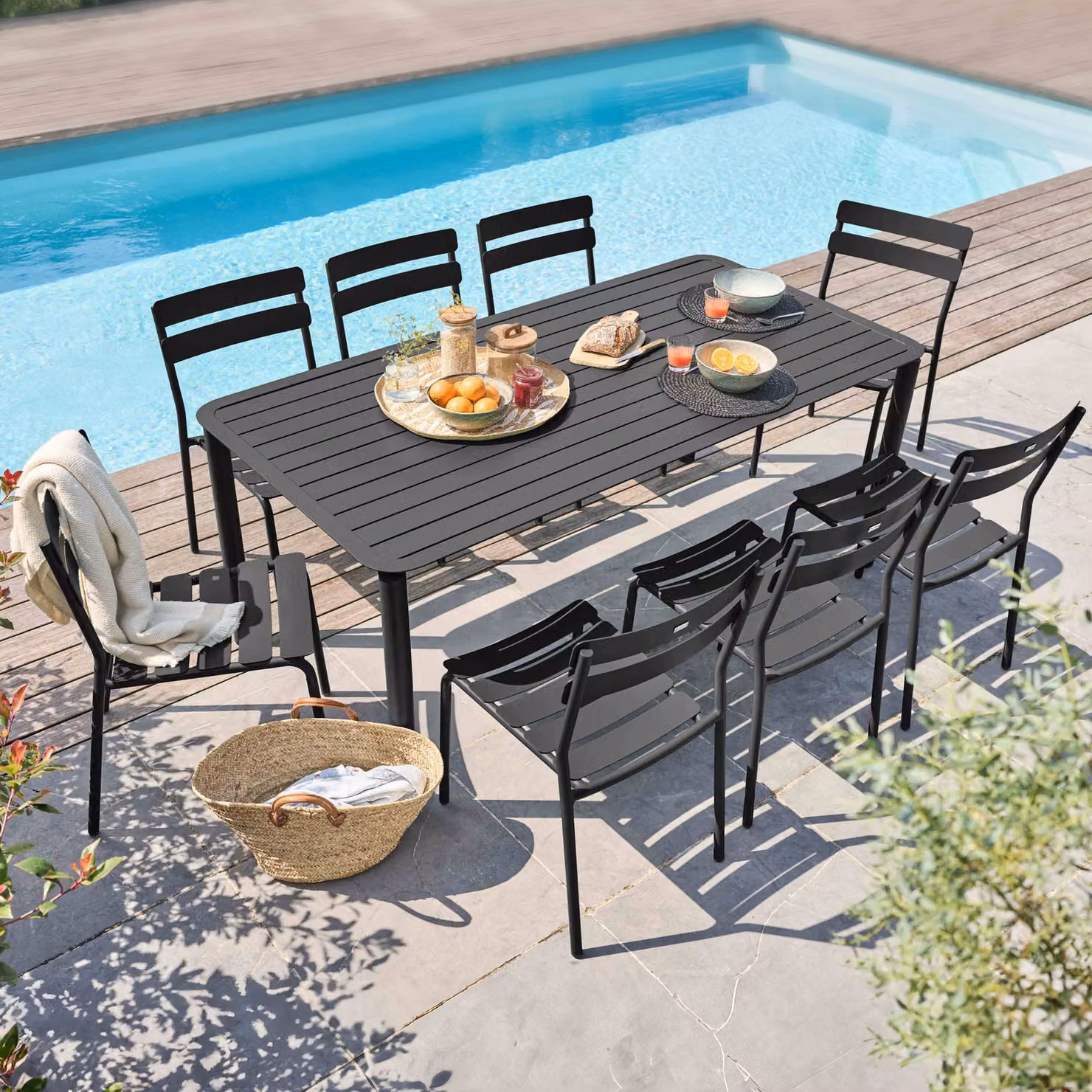 Tavolo da patio quadrato (185 x 92 cm) e 8 sedie nere - Oviala Almada