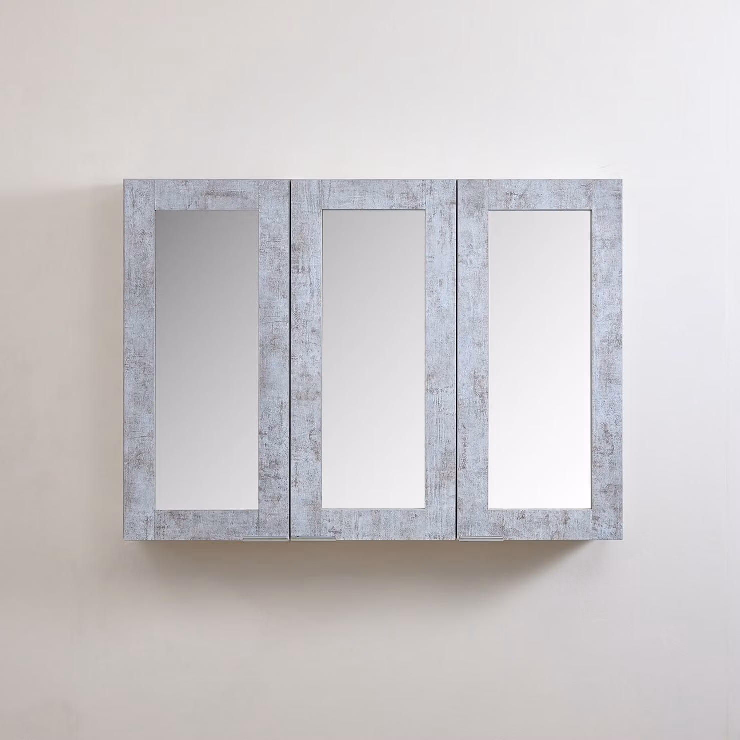 Mobiletto a Specchio da 600mm x 650mm Grigio Cemento - Completo di Maniglie con Impugnature a Dito Cromate - Cluo