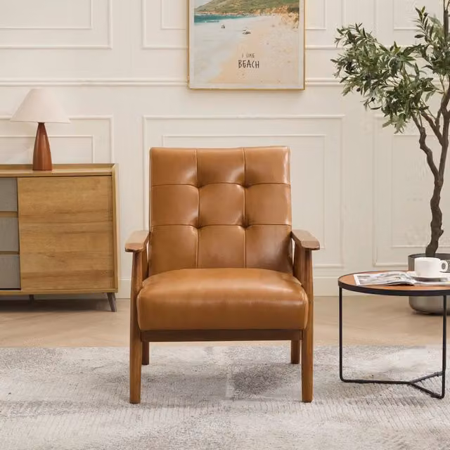 Poltrona lounge FOLYNA in pelle marrone con struttura in legno massello e design mid-century con braccioli