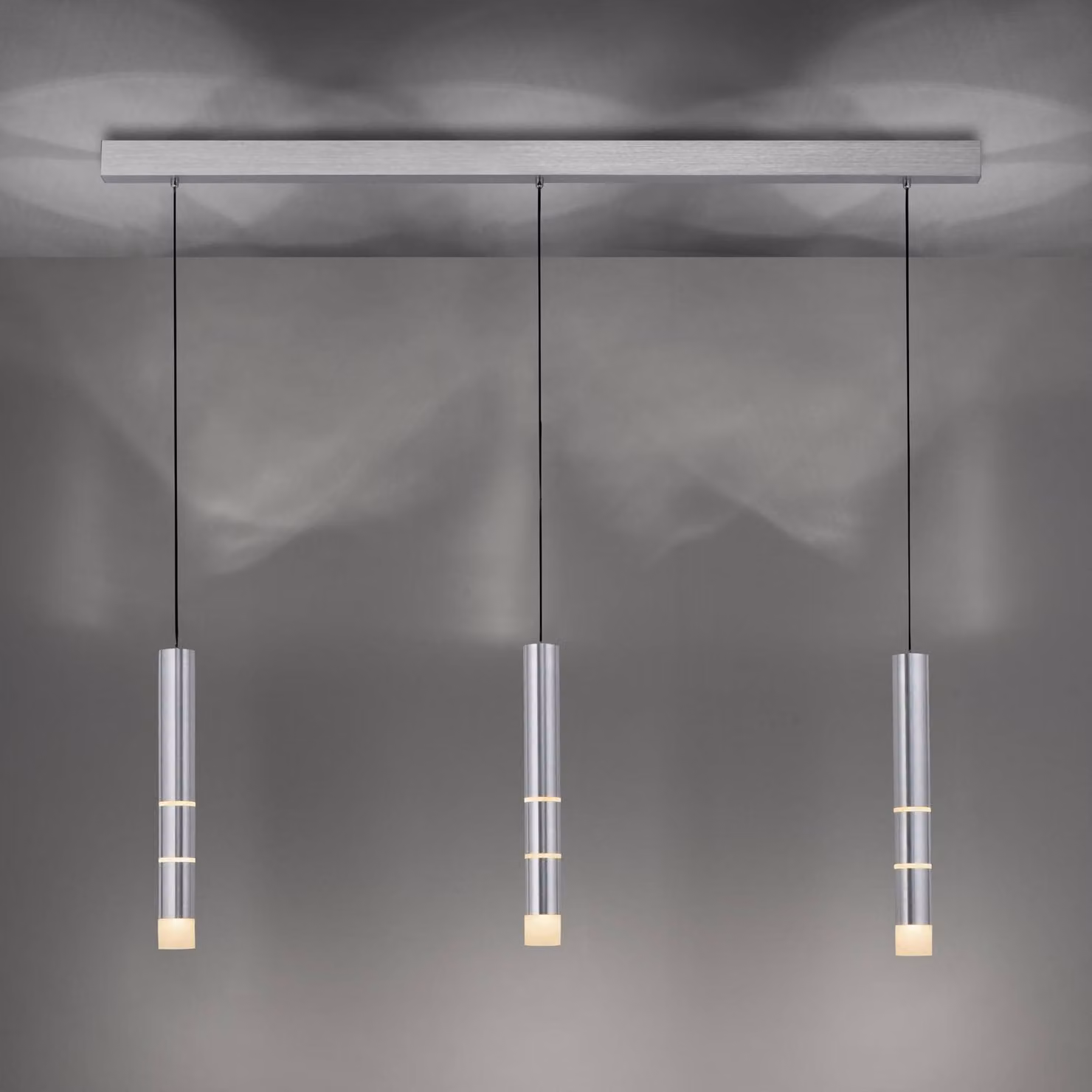 PURE Lampada LED a sospensione Vega, tre cilindri, alluminio Vega, Alluminio / Grigio / Zincato, Soggiorno / Sala da pranzo, Alluminio, Moderno