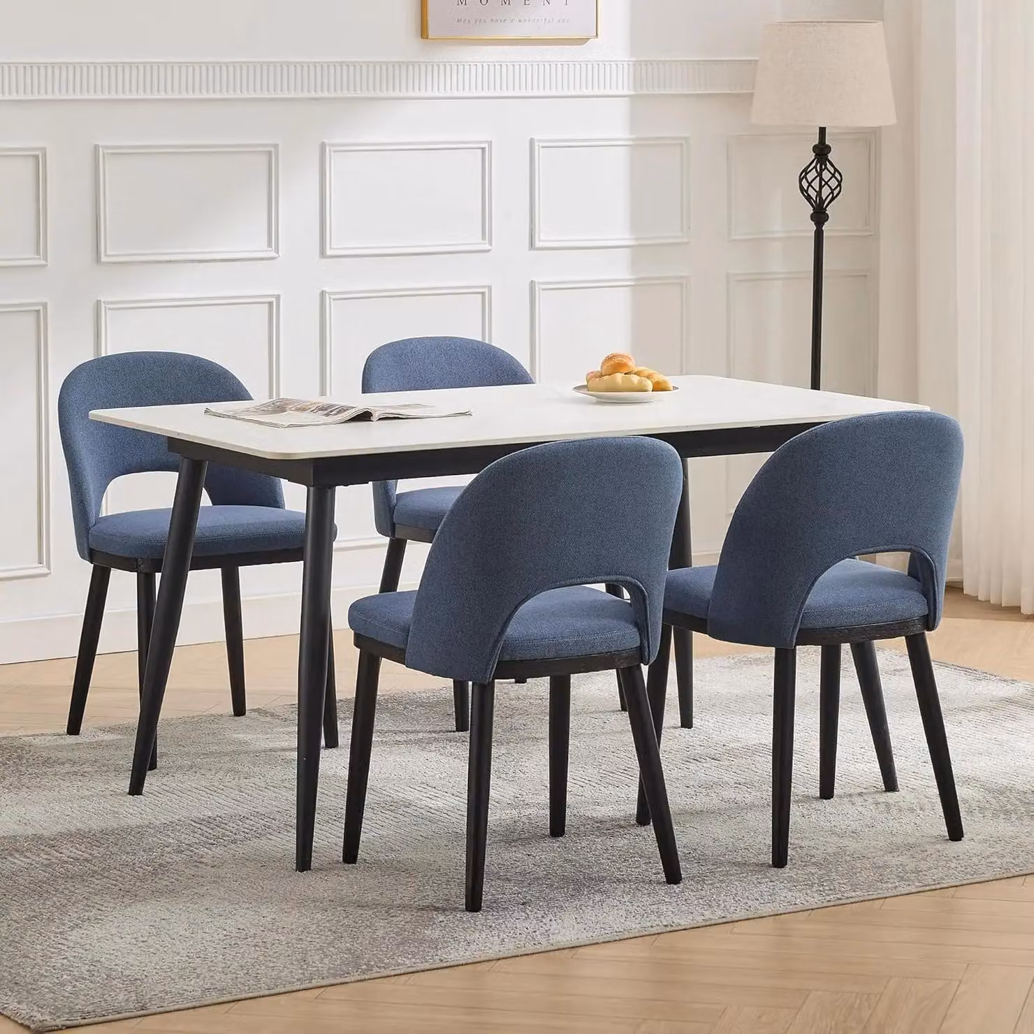 Set di 4 sedie da pranzo in legno, imbottite, con schienale alto, rivestite in lino, con piedini regolabili. Ideali per cucina e soggiorno. Colore: blu
