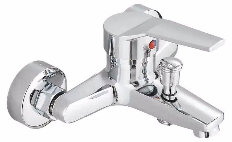 Miscelatore da bagno da parete, design moderno, controllo monocomando, finitura cromata, cromato