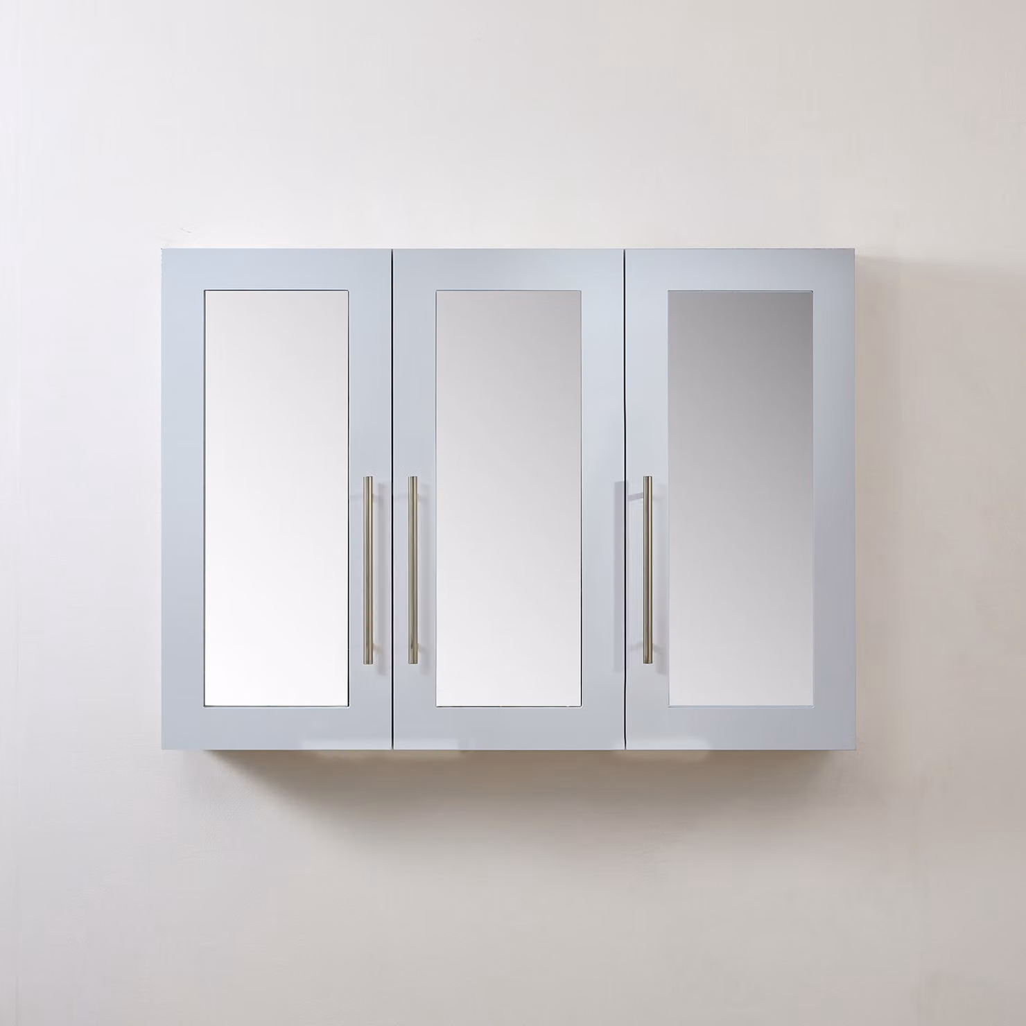 Mobiletto a Specchio da 600mm x 650mm Bianco - Completo di Maniglie Moderne a Barra in Oro Satinato - Cluo