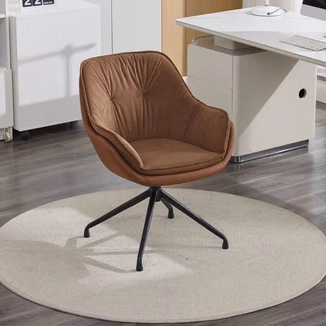 Sedia da ufficio girevole FOLYNA in similpelle marrone con base in metallo L: 65 cm, P: 46 cm, H: 69 cm