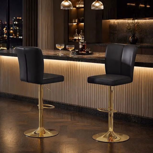 Set da 2 pezzi di sgabelli da bar REDOM regolabili con seduta in ecopelle nera e struttura in metallo oro, girevoli a 360 gradi, ideali per cucina e soggiorno